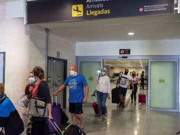 Andalucía pide un corredor seguro con el Reino Unido que exima de la cuarentena a sus turistas al regresar a su origen