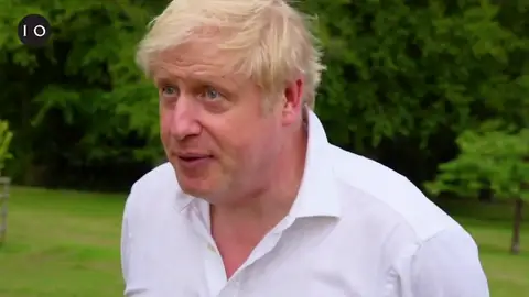 Boris Johnson quiere que los británicos adelgacen para reducir los riesgos ante el coronavirus Boris Johnson quiere que los británicos adelgacen para reducir los riesgos ante el coronavirus