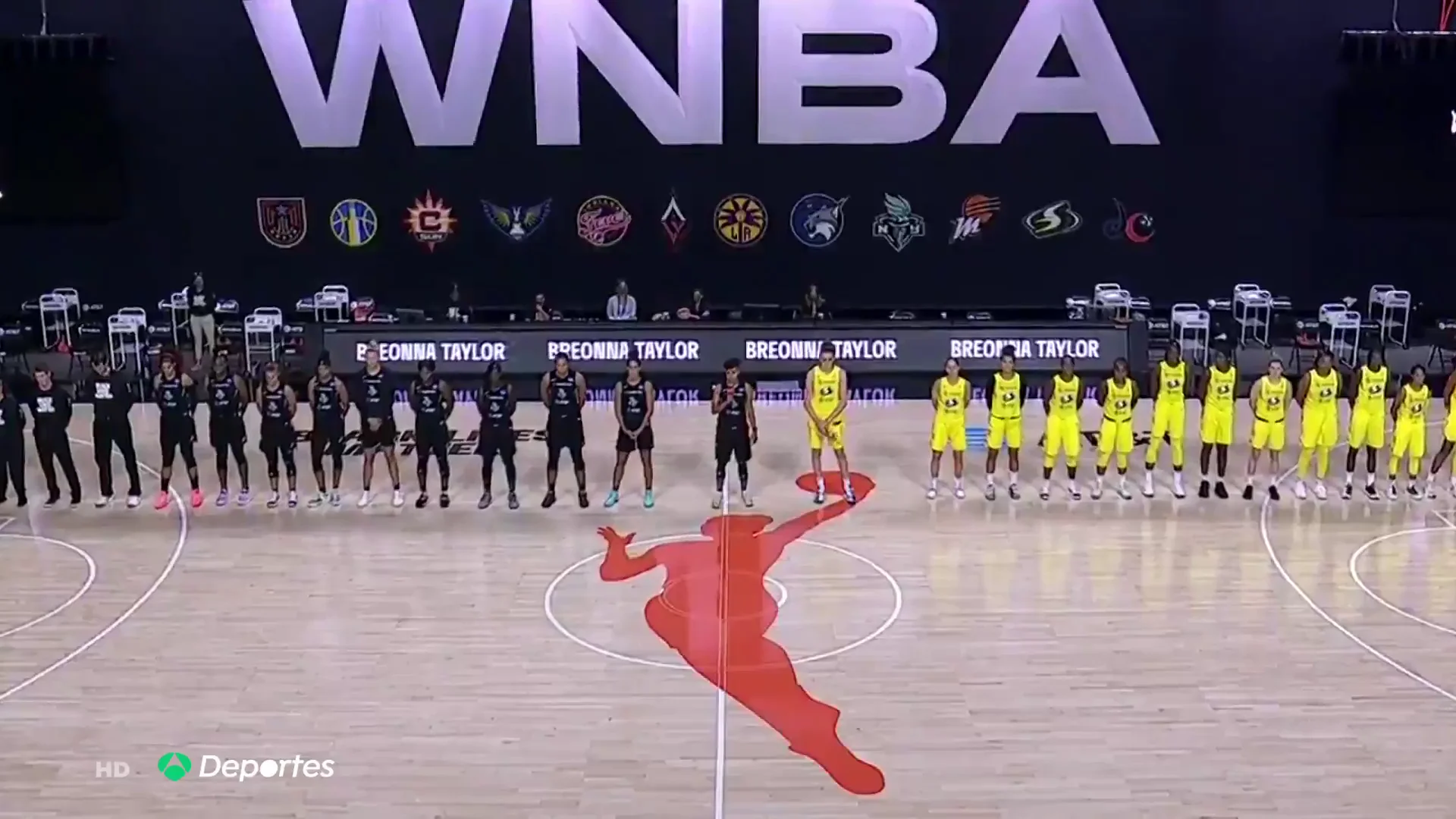Las jugadoras de la WNBA abandonan la pista antes del himno de EEUU como protesta por la muerte de Breonna Taylor Las jugadoras de la WNBA abandonan la pista antes del himno de EEUU como protesta por la muerte de Breonna Taylor