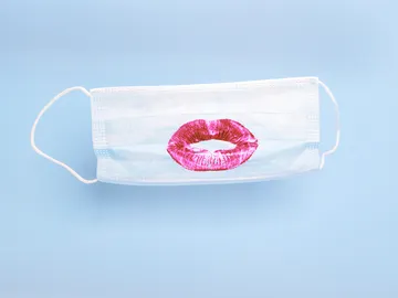 Beso en mascarilla Beso en mascarilla
