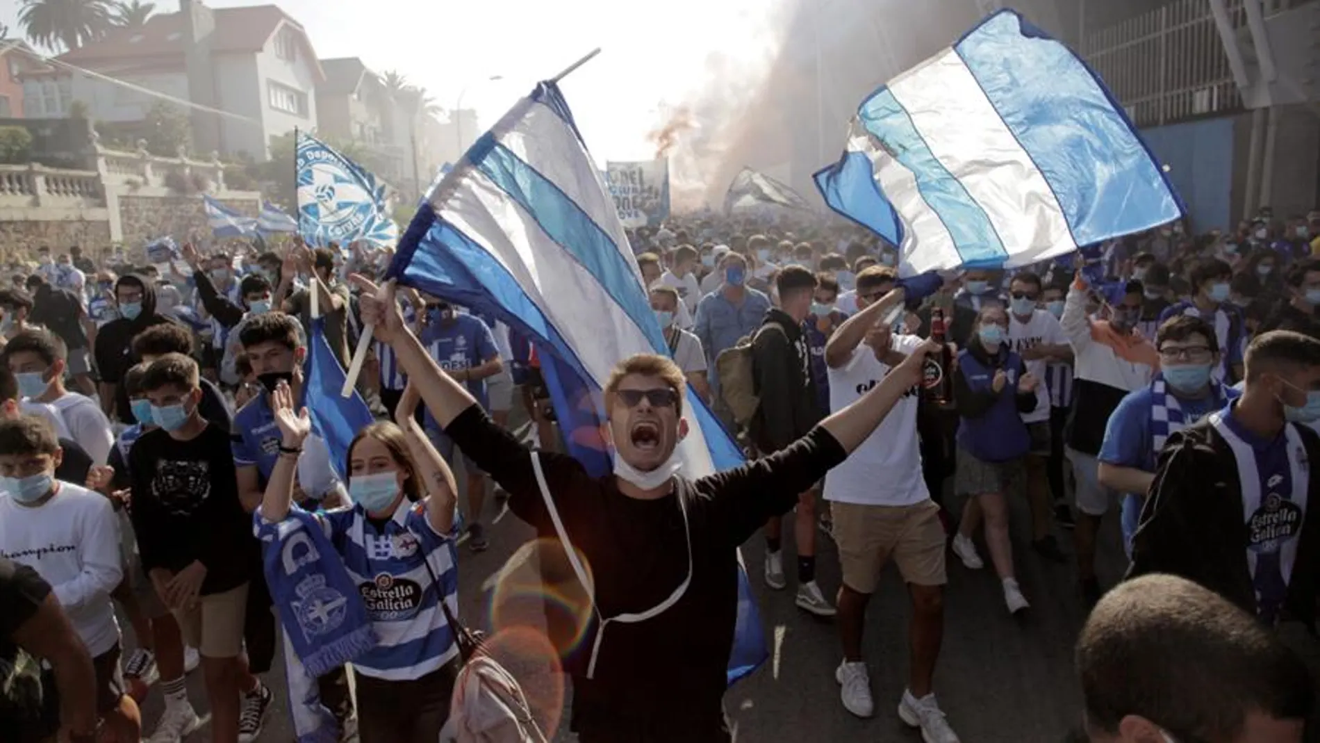 El Deportivo de la Coruña pide anular la jornada 42, suspender la temporada completa y ampliar la próxima a 26 equipos El Deportivo de la Coruña pide anular la jornada 42, suspender la temporada completa y ampliar la próxima a 26 equipos