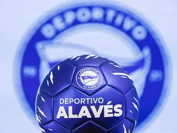 El Alavés presenta su nuevo escudo para celebrar sus 100 años de historia El Alavés presenta su nuevo escudo para celebrar sus 100 años de historia