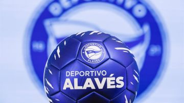 El Alavés presenta su nuevo escudo para celebrar sus 100 años de historia