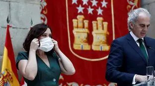 La presidenta de la Comunidad de Madrid, Isabel Díaz Ayuso, y el consejero de Sanidad, Enrique Ruiz Escudero La presidenta de la Comunidad de Madrid, Isabel Díaz Ayuso, y el consejero de Sanidad, Enrique Ruiz Escudero
