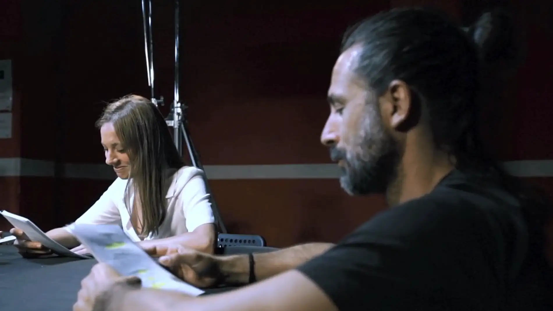 Michelle Jenner y Hugo Silva en el nuevo rodaje de 'Los hombres de Paco'