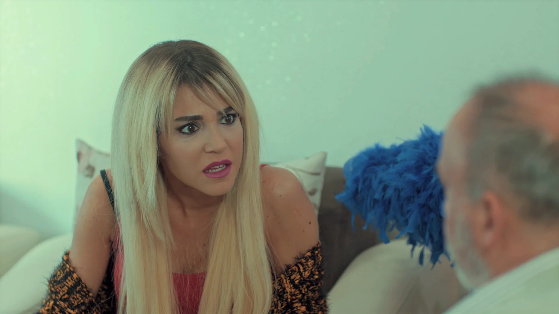 Ceyda malmete para que el casero eche de casa a Bahar Ceyda malmete para que el casero eche de casa a Bahar