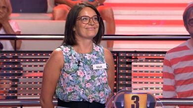 Las llamativas dificultades de Arturo Valls para reconocer el idioma de una concursante de '¡Ahora caigo!'
