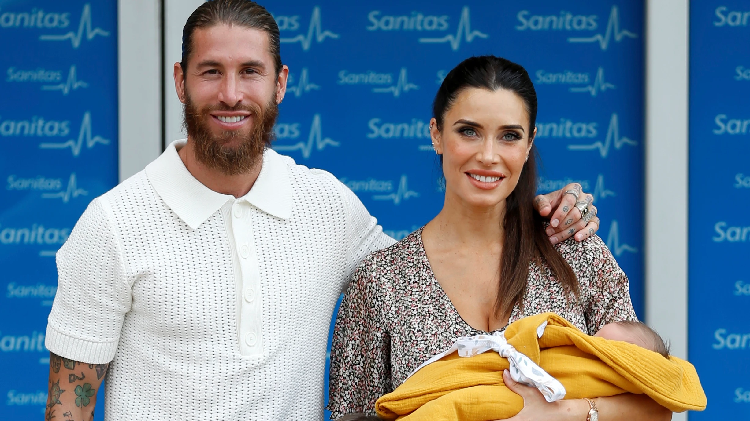 Pilar Rubio y Sergio Ramos abandonan el hospital con su cuarto hijo en brazos La pareja daba la bienvenida este domingo a a Máximo Adriano