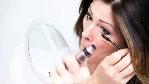 Aplicando rimmel Aplicando rimmel