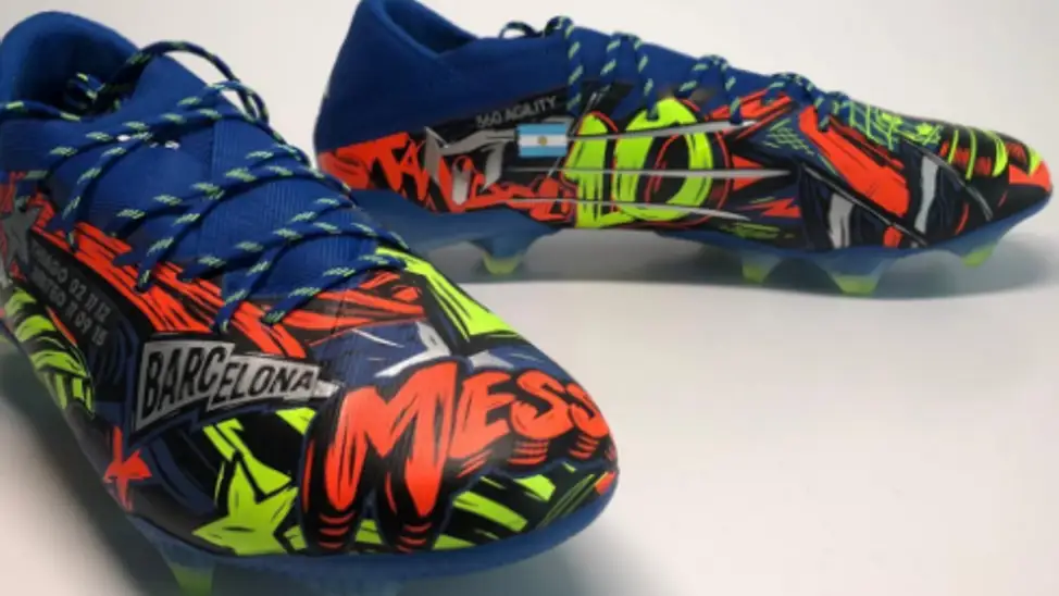 Leo Messi estrena botas nuevas en Champions League con referencias a Rosario y Barcelona