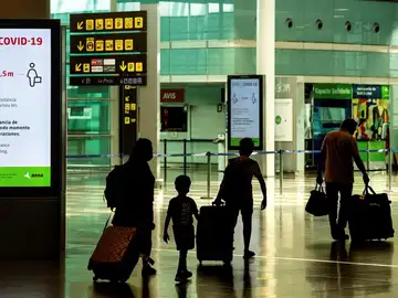 Si me cancelan un vuelo por las nuevas restricciones en viajes a España por el coronavirus, ¿puedo reclamar? ¿Me devuelven el dinero? Si me cancelan un vuelo por las nuevas restricciones en viajes a España por el coronavirus, ¿puedo reclamar? ¿Me devuelven el dinero?