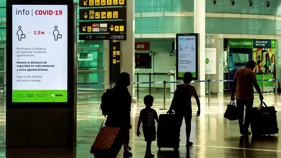Si me cancelan un vuelo por las nuevas restricciones en viajes a Espa&ntilde;a por el coronavirus, &iquest;puedo reclamar? &iquest;Me devuelven el dinero? 