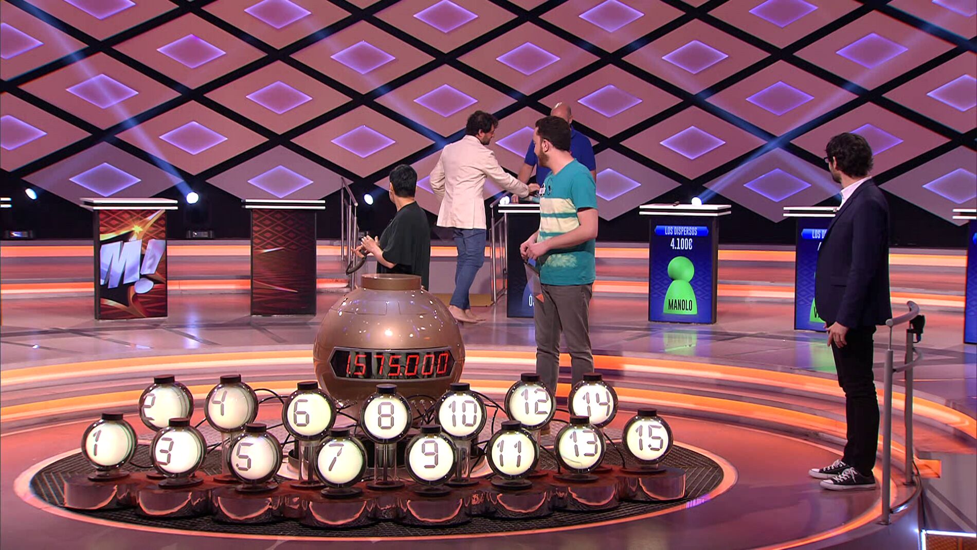 Manolo, de 'Los dispersos', juega descalzo la bomba final, &iquest;se llevar&aacute;n 'Los dispersos' el bote de '&iexcl;Boom!'?