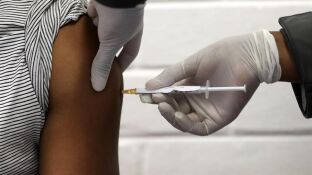 Moderna asegura que su vacuna contra el coronavirus "induce una robusta respuesta inmunol&oacute;gica" en primates