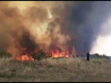 Avanza sin control un incendio en Ourense que ya ha calcinado 300 hectáreas
