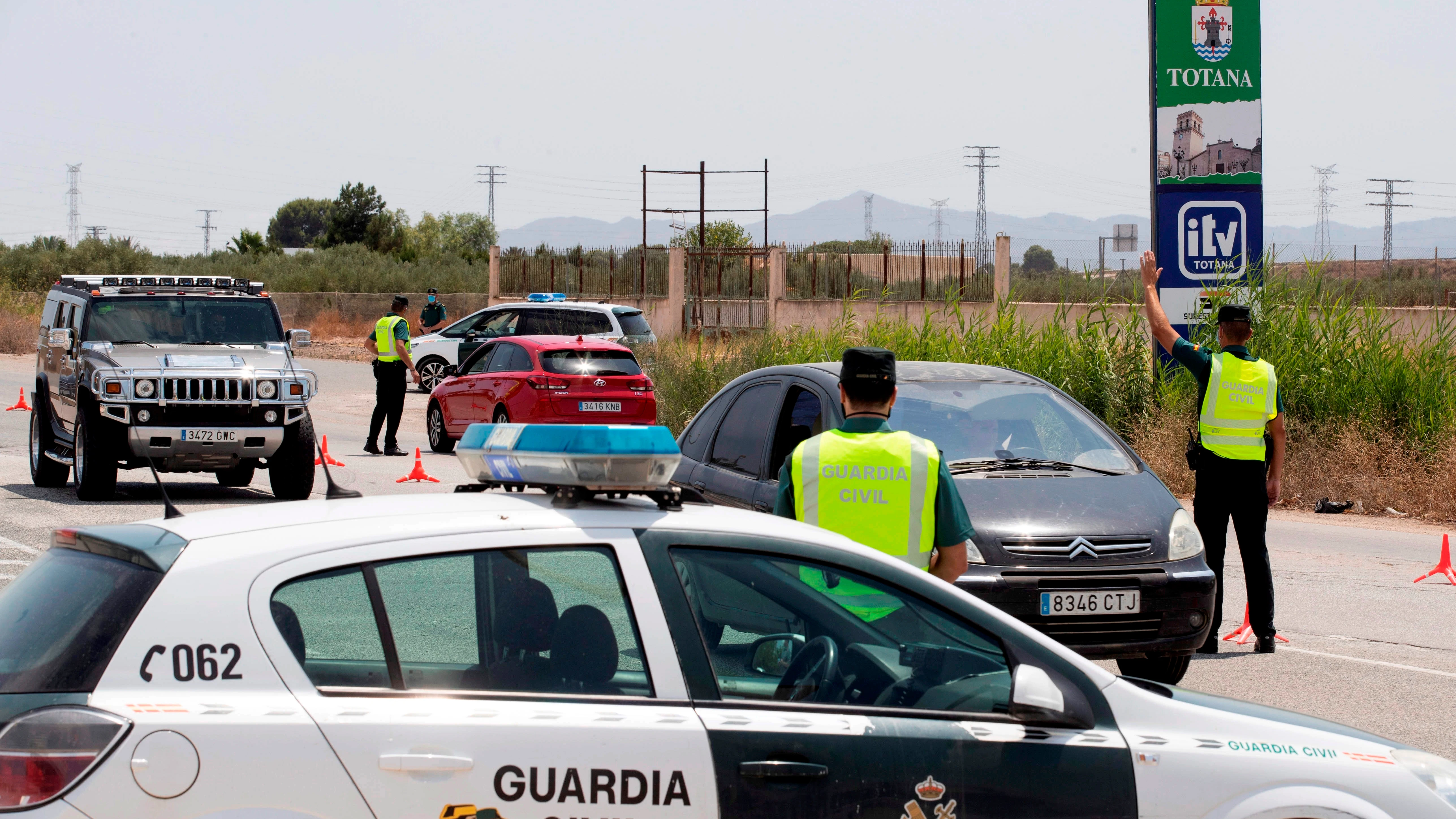 Buscan a 15 inmigrantes Buscan a 15 inmigrantes