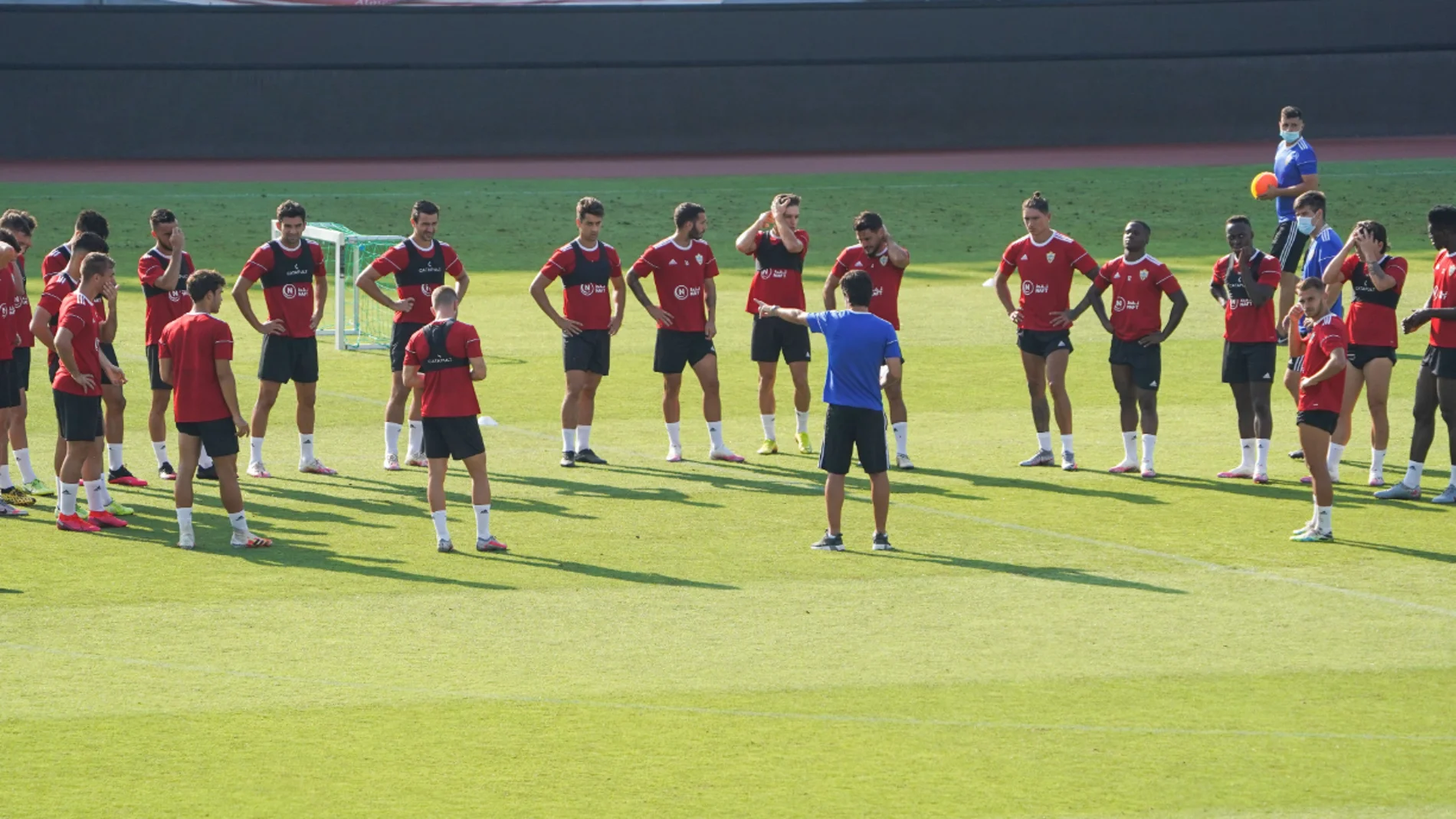 Un futbolista de la UD Almería da positivo por coronavirus Un futbolista de la UD Almería da positivo por coronavirus