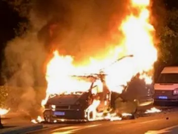 Queman la autocaravana de un concejal de Málaga Queman la autocaravana de un concejal de Málaga