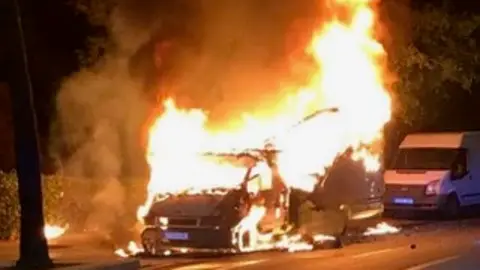 Queman la autocaravana de un concejal de Málaga Amenazas