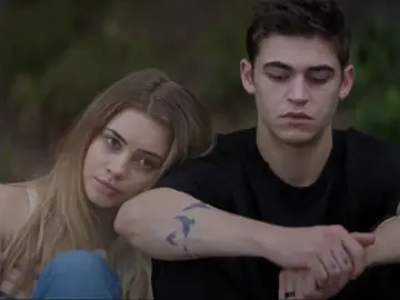 Josephine Langford y Hero Fiennes-Tiffin en 'After' Josephine Langford y Hero Fiennes-Tiffin en 'After'