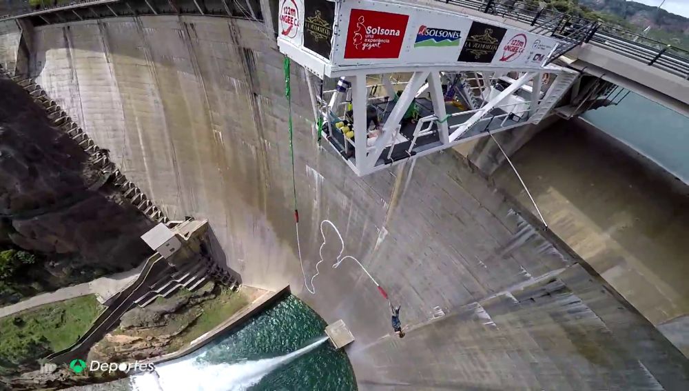 Así es el salto más alto de España, 122 metros de adrenalina en una presa de Lleida