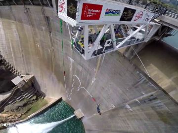 Así es el salto más alto de España, 122 metros de adrenalina en una presa de Lleida