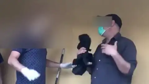 Okupan la vivienda de una enfermera durante el confinamiento mientras trabajaba en Vic, Barcelona Okupan la vivienda de una enfermera durante el confinamiento mientras trabajaba en Vic, Barcelona