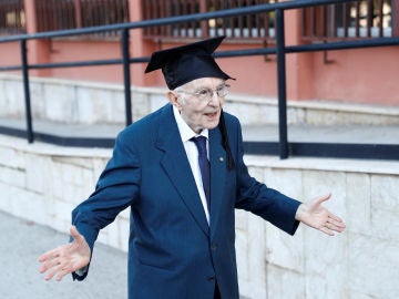 Un italiano se gradúa a los 96 años y se convierte en el licenciado más longevo del país