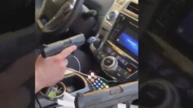 Expedientan a tres agentes que acudieron a un atraco en un Mercadona en Esparraguera por subir vídeos a redes sociales durante su turno