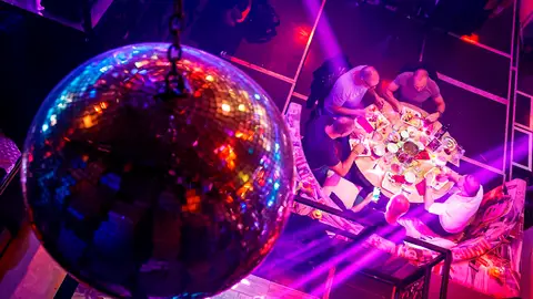 Interior de una discoteca Interior de una discoteca