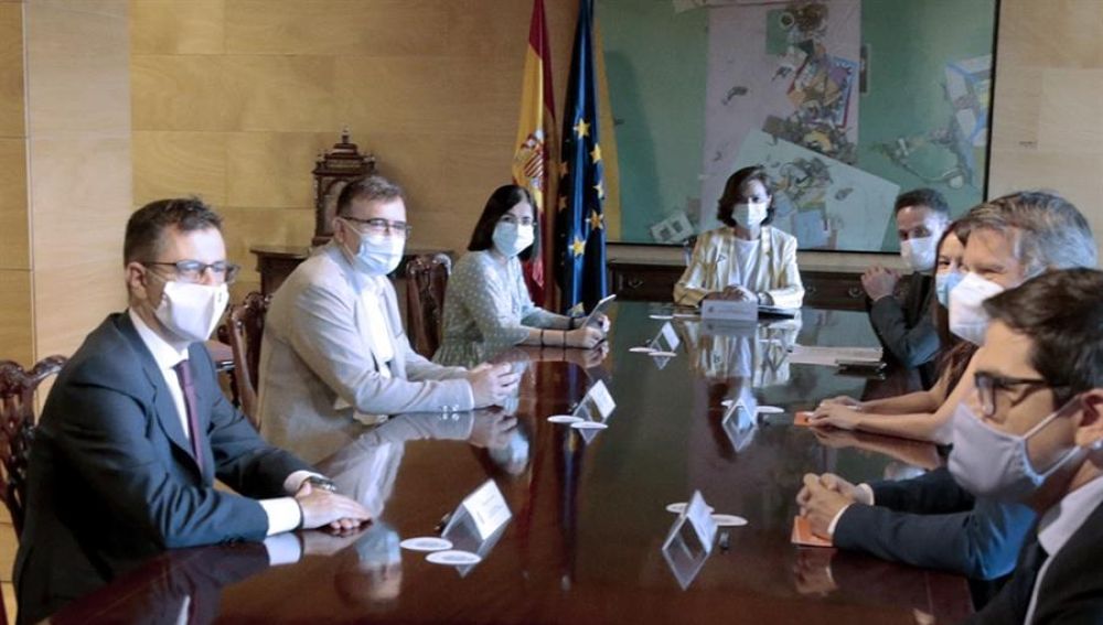 La vicepresidenta Carmen Calvo se reúne con una delegación de Ciudadanos