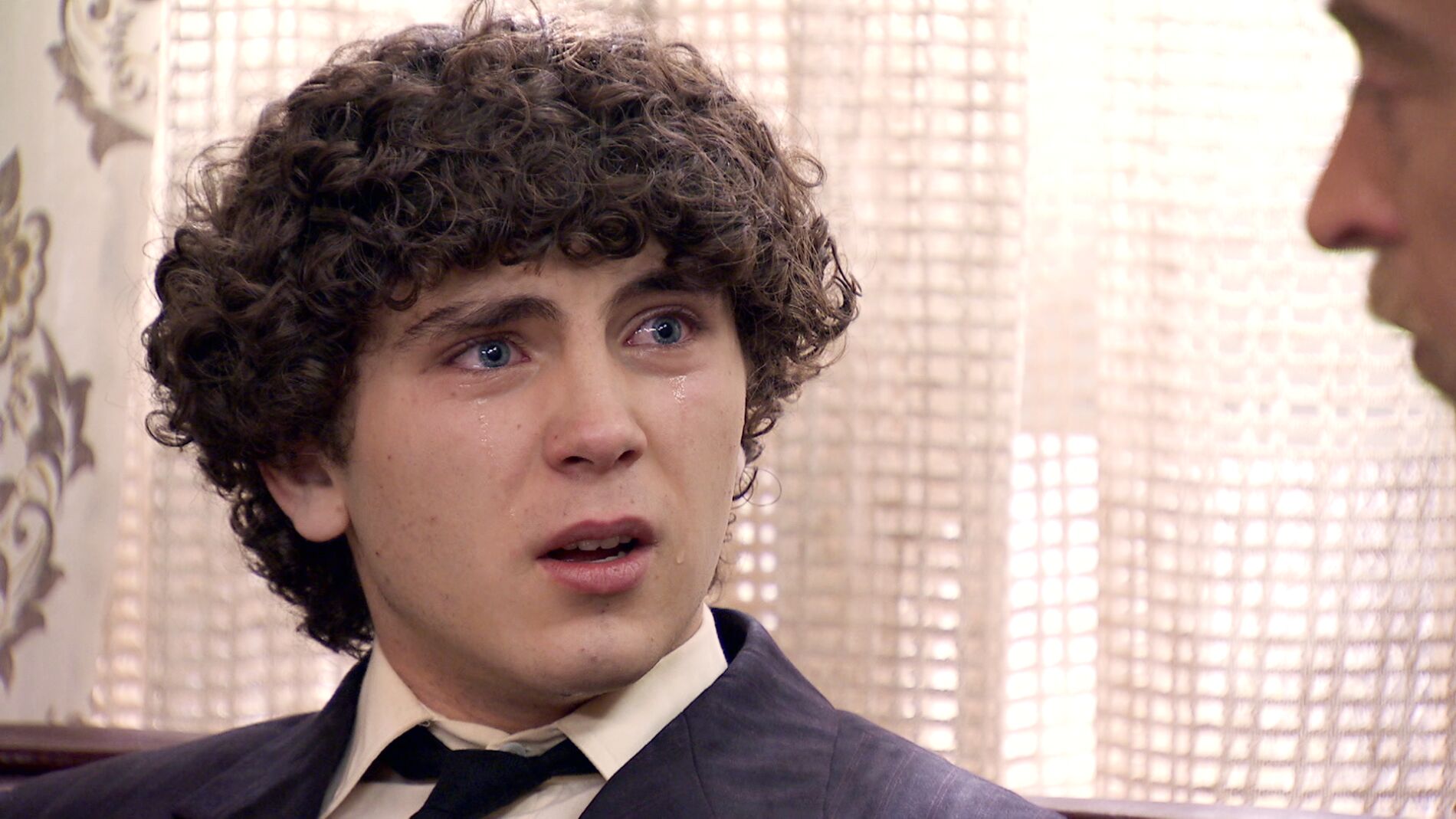 Manolín, destrozado tras haber dado su último adiós a Estrella