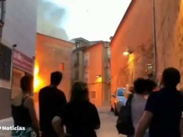 Arde la iglesia de San Martín, la más antigua de Plasencia, debido a un cortocircuito