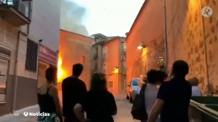 Arde la iglesia de San Mart&iacute;n, la m&aacute;s antigua de Plasencia, debido a un cortocircuito