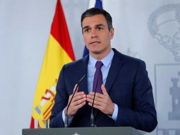 El presidente del Gobierno, Pedro Sánchez, este mediodía en el Palacio de la Moncloa.