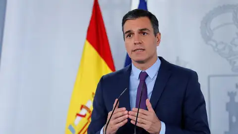 El presidente del Gobierno, Pedro Sánchez, este mediodía en el Palacio de la Moncloa. El presidente del Gobierno, Pedro Sánchez, este mediodía en el Palacio de la Moncloa.