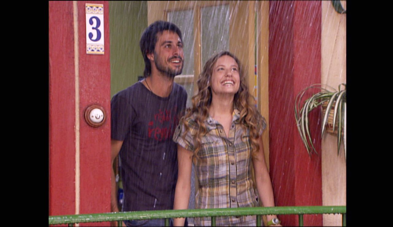 Así recuerdan los guionistas de 'Los hombres de Paco' el fenómeno de la historia de amor entre Sara y Lucas Así recuerdan los guionistas de 'Los hombres de Paco' el fenómeno de la historia de amor entre Sara y Lucas