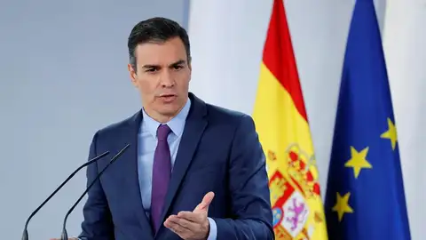 Pedro Sánchez, sobre la marcha de Juan Carlos I: "La Casa Real ha marcado distancias frente a supuestas conductas irregulares" Pedro Sánchez, sobre la marcha de Juan Carlos I: "La Casa Real ha marcado distancias frente a supuestas conductas irregulares"