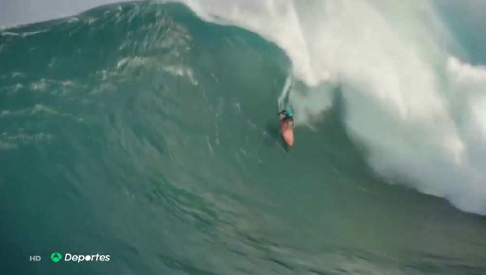 Eli Olson y Paige Alms, así surfearon los 'reyes del surf' las olas más grandes del mundo