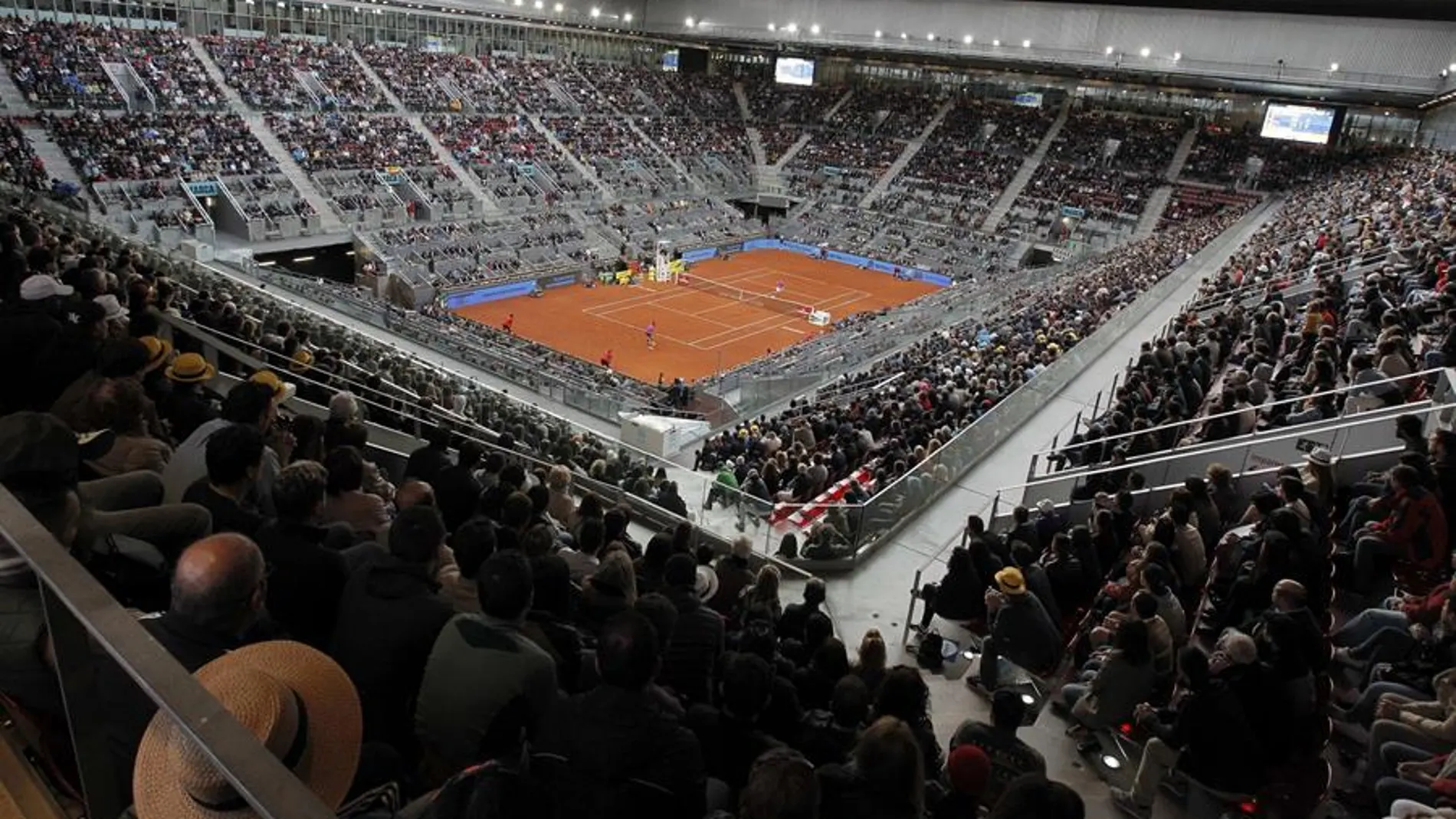 Salto capacidad tirar a la basura El tenis regresa con público a la Caja Mágica de Madrid, tras dos años de  parón por el coronavirus