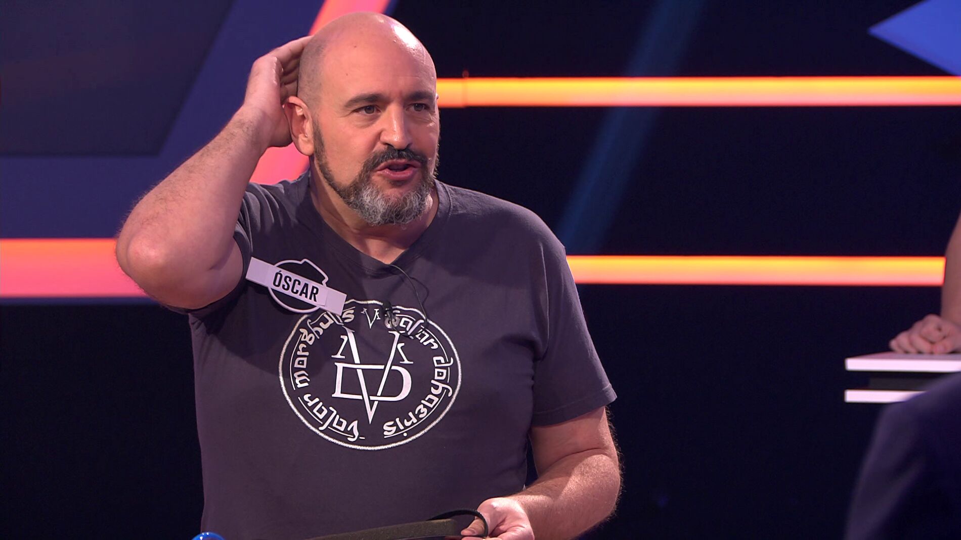 &ldquo;&iquest;Y por eso perdiste el pelo?&rdquo;: Juanra Bonet alucina con la divertida an&eacute;cdota adolescente de &Oacute;scar, de &lsquo;Los dispersos&rsquo;