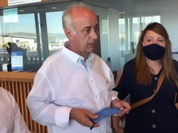Un vecino de Vilagarcía de Arousa, en Pontevedra, entrega a la Policía una bolsa abandonada con 1.000 euros 