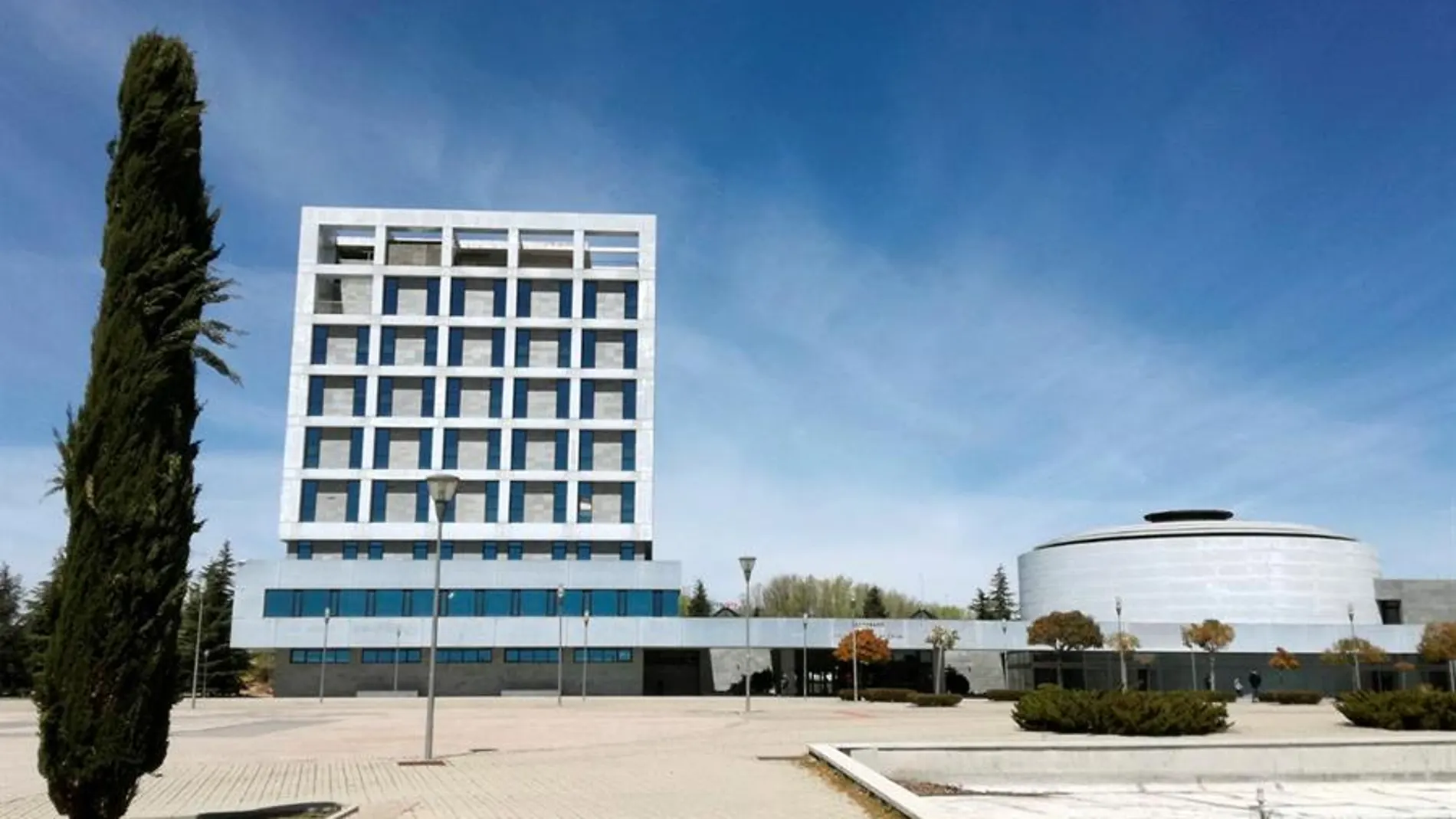 Exterior del edificio del rectorado de la Universidad rey Juan Carlos Exterior del edificio del rectorado de la Universidad rey Juan Carlos