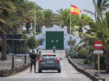 Pedro Sánchez viaja a Lanzarote para pasar unos días de vacaciones junto a su familia