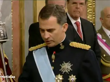 Podemos quiere que Felipe VI comparezca en el Congreso por la marcha de don Juan Carlos del país Podemos quiere que Felipe VI comparezca en el Congreso por la marcha de don Juan Carlos del país