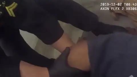 Sale a la luz un nuevo abuso policial en el que murió un recluso en EEUU: "No puedo respirar, por favor" Sale a la luz un nuevo abuso policial en el que murió un recluso en EEUU: "No puedo respirar, por favor"