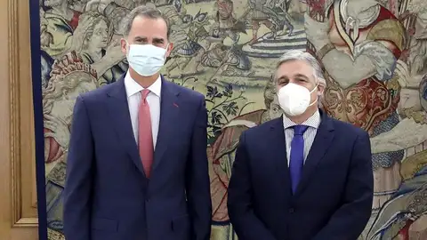Primera imagen del rey Felipe VI tras la marcha de Don Juan Carlos Primera imagen del rey Felipe VI tras la marcha de Don Juan Carlos