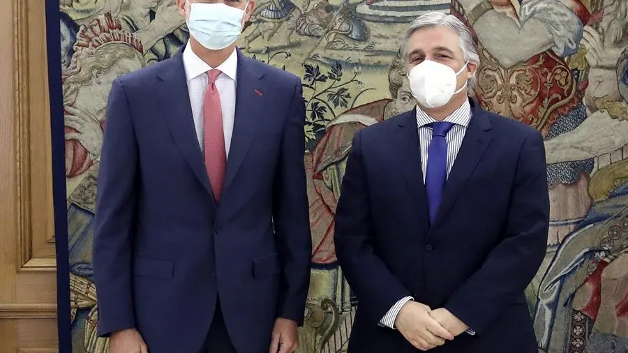 Primera imagen del rey Felipe VI tras la marcha de Don Juan Carlos Primera imagen del rey Felipe VI tras la marcha de Don Juan Carlos