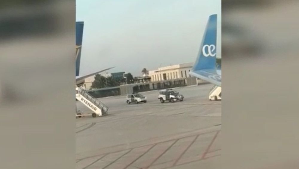 Un vuelo Las Palmas-Madrid aterriza de emergencia en Málaga al negarse un pasajero a ponerse la mascarilla