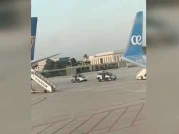 Un vuelo Las Palmas-Madrid aterriza de emergencia en Málaga al negarse un pasajero a ponerse la mascarilla